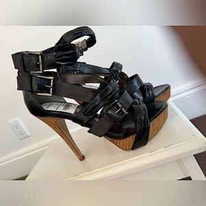 Guess Kappa Black Open Toe Platform
